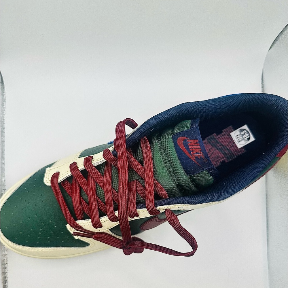 Nike Forest Green and Burgundy Sneakers